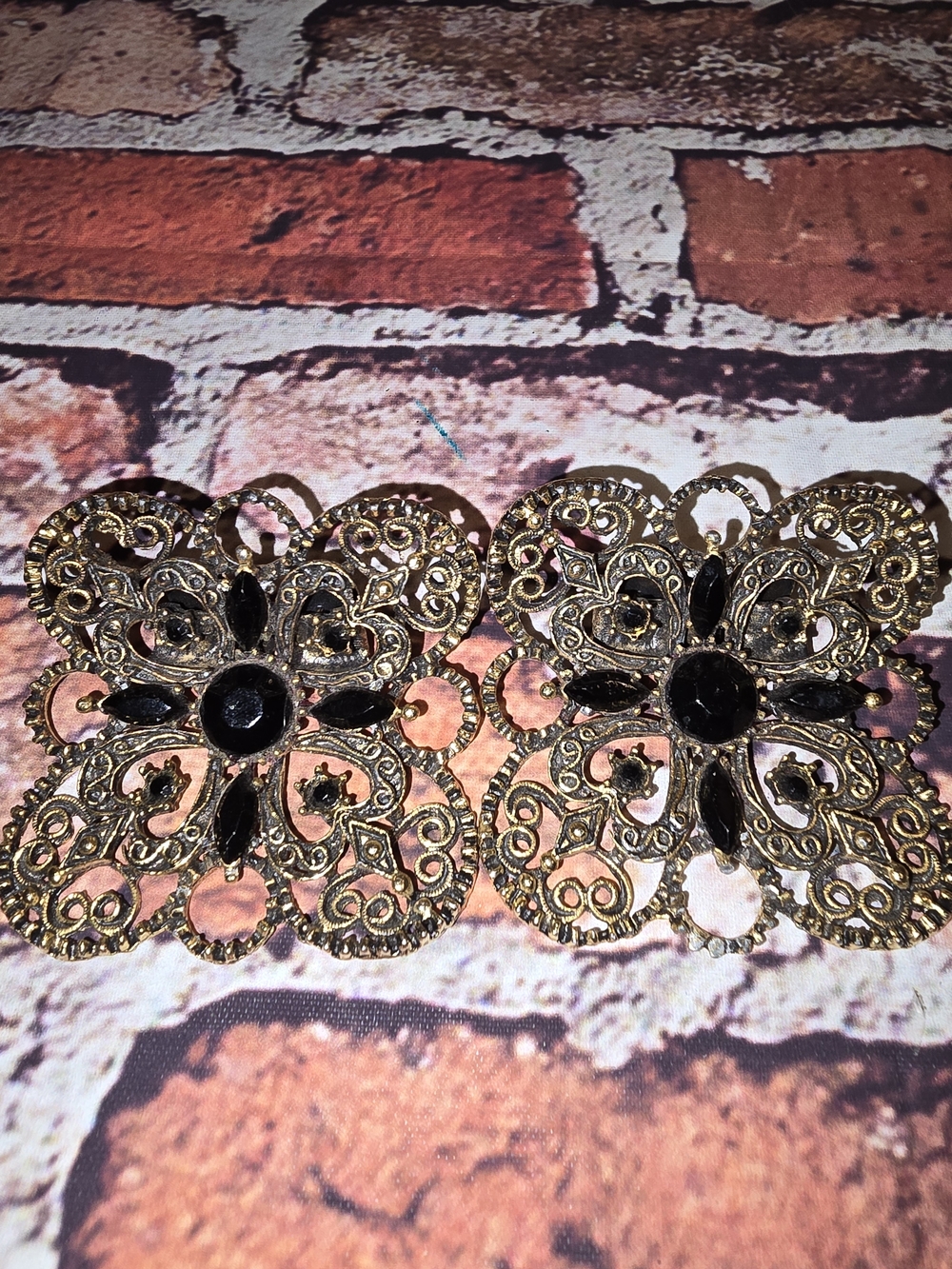 Muai Gold Filigree Vintahe Shoe Clips with Black Stones